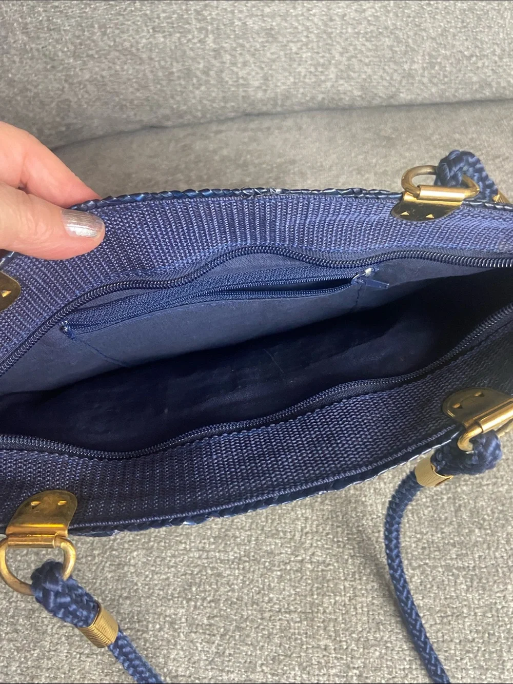 Straw tote in navy with gold trim
